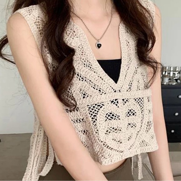 House of Harlow 1960 Cream Beige Crochet V Neck Vest, One Size - Picture 14 of 15